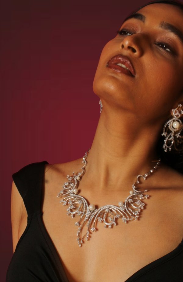 Stylish Silver Necklace Jewelry Set for Women - Image 5